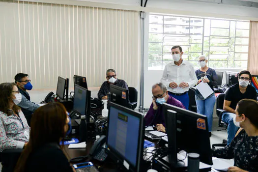 São Bernardo oferece serviço para tirar dúvidas da população sobre o COVID-19