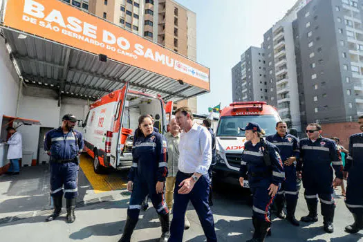 Prefeito Orlando Morando entrega novas ambulâncias ao SAMU