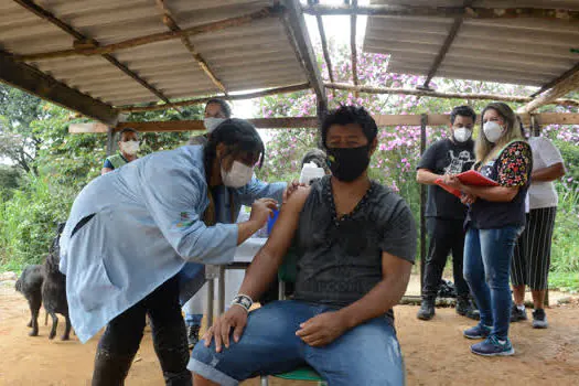 São Bernardo aplica segunda dose de vacina nos indígenas