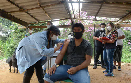 São Bernardo aplica segunda dose de vacina nos indígenas