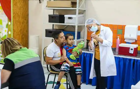 São Bernardo aplica vacina contra Influenza e Sarampo nas escolas municipais