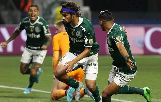 Gustavo Scarpa se chateia com eliminação ‘dolorosa’ do Palmeiras na Libertadores