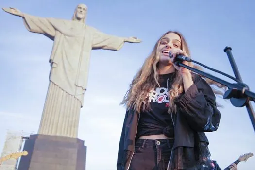 Nova geração do rock nacional é recebida de braços abertos no Cristo Redentor