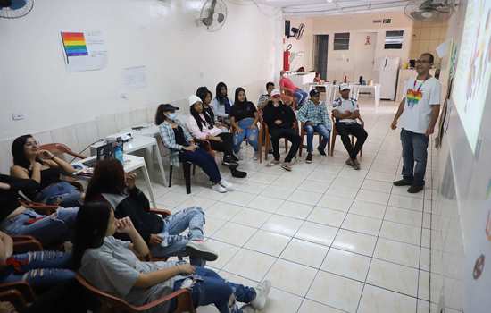 Turmas do Adolescente Aprendiz participam de palestras sobre diversidade em Diadema