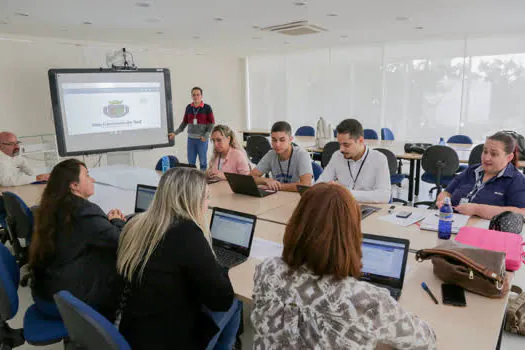 São Caetano capacita profissionais para a utilização do prontuário eletrônico