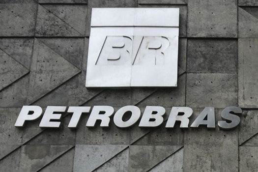 Petrobras assina acordo com o Cade para venda de refinarias