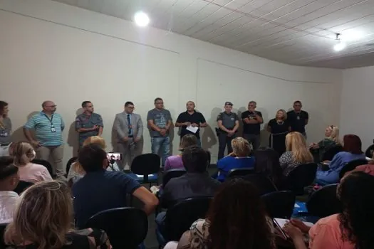 Em Ribeirão Pires, Guto Volpi apresenta plano integrado de combate à violência nas escolas