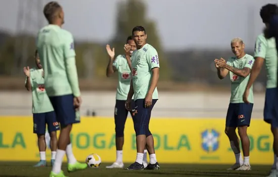 Brasil usa formação ofensiva contra Gana em penúltimo teste antes da Copa