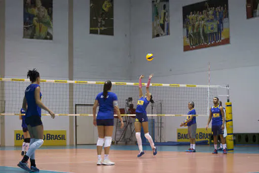 Seleção feminina de vôlei inicia segunda semana de treinamentos