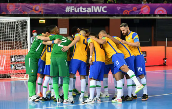 Brasil encara Japão na Copa do Mundo de Futsal