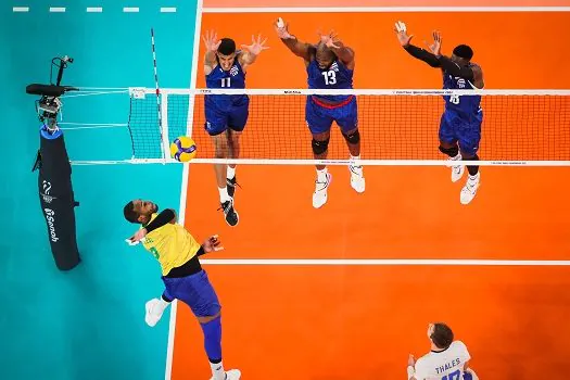 Brasil busca virada contra Cuba e vence na estreia no Mundial de vôlei