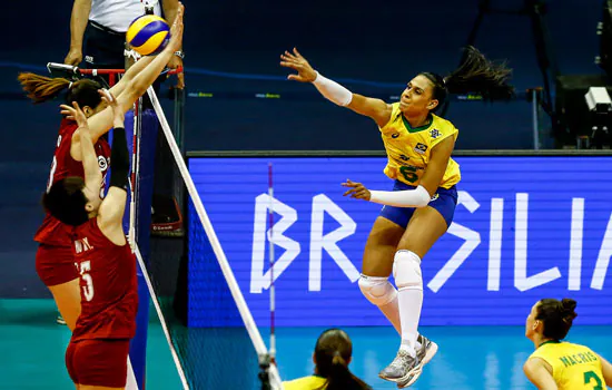 Seleção Femina de Vôlei: Brasil estreia com vitória sobre a China