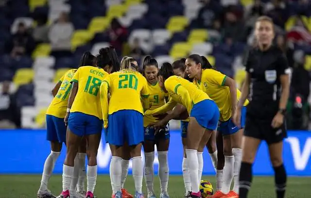 Metrô do RJ é personalizado com jogadoras da seleção feminina