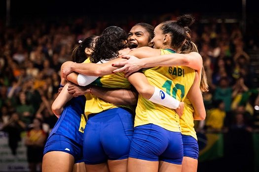 Seleção feminina vence Itália e está na final do Campeonato Mundial