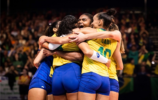 Seleção feminina vence Itália e está na final do Campeonato Mundial