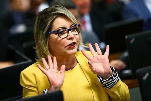 TSE cassa mandato da senadora Selma Arruda