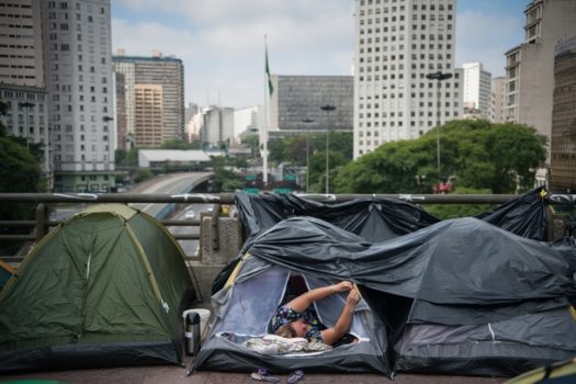 3 em cada 10 sem-teto que saíram de projeto de moradia em SP foram expulsos