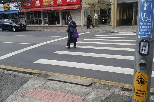 Cidade de SP tem 25 cruzamentos com semáforos vandalizados em 24h