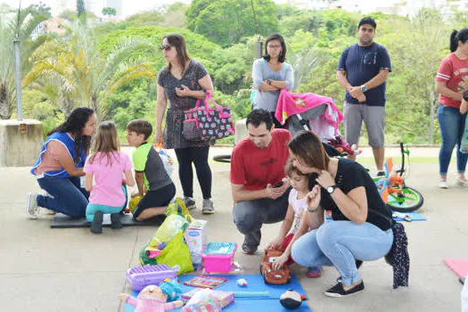 Semasa realiza 3ª edição da Feira de Troca de Brinquedos neste sábado