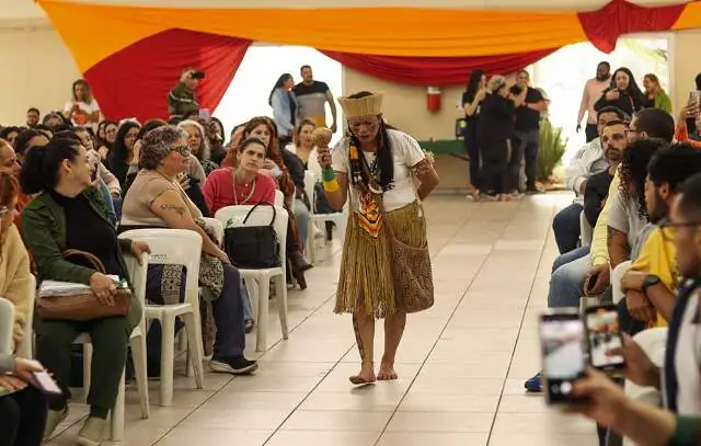 Seminário debate formas de incluir cultura indígena em escolas de Diadema