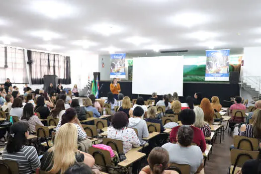 Seminário de Educação reúne mais de mil professores de Ribeirão Pires