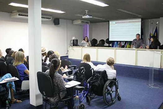 Seminário debate direitos civis de cidadãos com deficiência