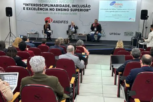 Agência GABC debate “Pesquisa, Extensão e Inovação” em seminário na UFABC