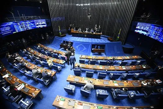 Renovação no Senado vira aposta de risco