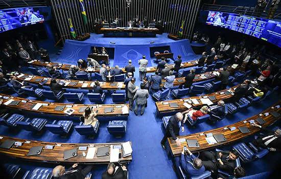 Governo se ampara no Senado para manter vetos_x000D_