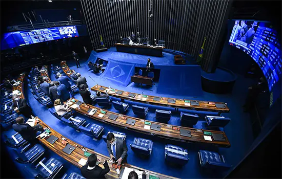 Senado aprova socorro a Estados e amplia para 9 anos prazo de recuperação