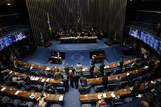 Senado recupera reajuste a servidores públicos até 2021