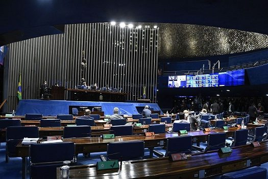 Senado aprova prioridade no atendimento para acompanhantes