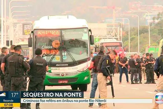 Sequestrador de ônibus na Ponte Rio-Niterói é morto pela polícia do Rio