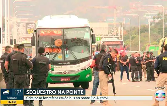 Sequestrador de ônibus na Ponte Rio-Niterói é morto pela polícia do Rio