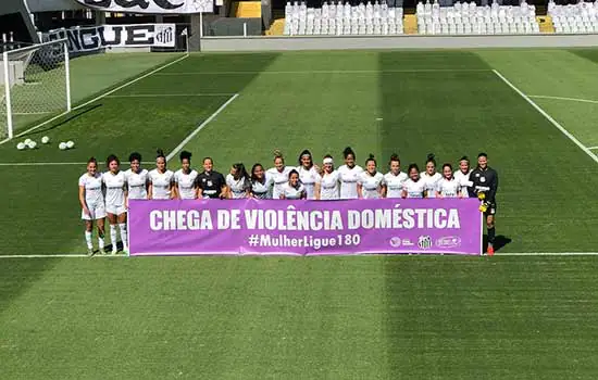 Volta do Brasileirão feminino tem protesto antirracista e goleada do Santos