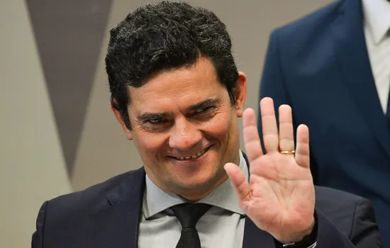 Políticos aliados tentam convencer Moro a disputar a Presidência