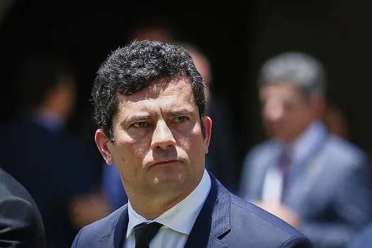 Moro recebe multa de R$ 10 mil por descumprir decisão judicial