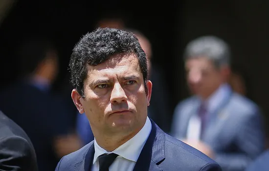 Moro recebe multa de R$ 10 mil por descumprir decisão judicial