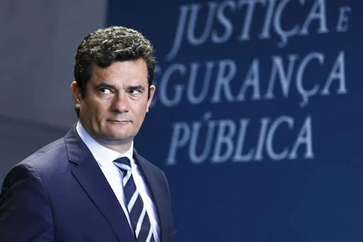 Está em avaliação fechamento temporário da fronteira com outros países, diz Moro