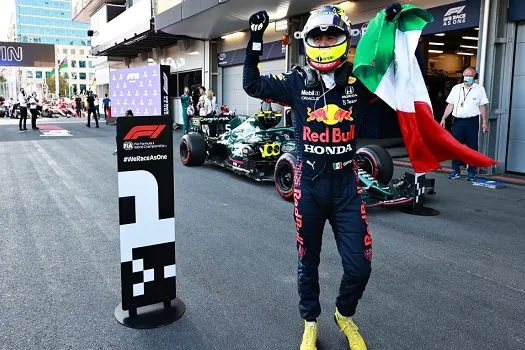 Max Verstappen bate, Hamilton erra e Sergio Perez vence o GP do Azerbaijão