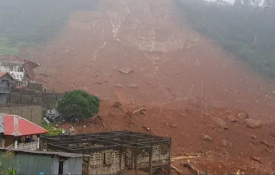 Deslizamento de terra e enchentes deixam 200 mortos na capital de Serra Leoa