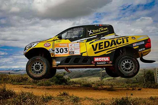 Família X Rally Team supera Rio Bagagem e crava nova dobradinha no Sertões