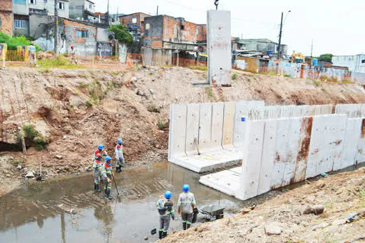 Serviços de drenagem marcam nova fase das obras do Complexo Viário Cassaquera