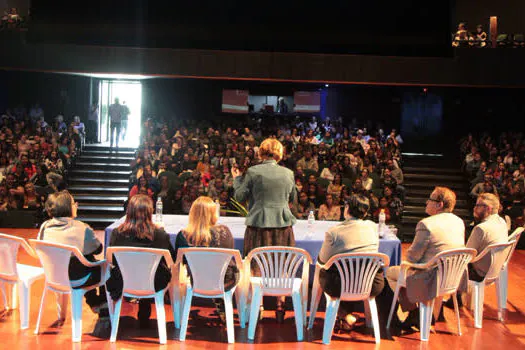 Mauá qualifica centenas de servidores da rede de ensino municipal