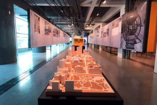 Exposição Infinito Vão: 90 anos de Arquitetura Brasileira no Sesc 24 de Maio