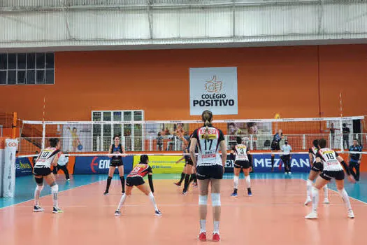 Superliga Banco do Brasil: Sesi Vôlei Bauru abre a semana com vitória fora de casa