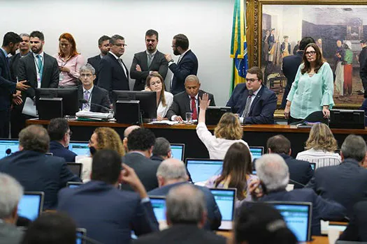 Centrão quer tirar Estados de reforma