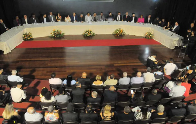 Câmara de Ribeirão Pires promove sessão solene de entrega dos títulos de cidadão e cidadã