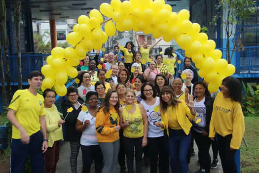 Colcha de retalhos encerra atividades de Setembro Amarelo em Diadema