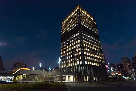 Paço de Santo André ganha iluminação em apoio ao Setembro Amarelo